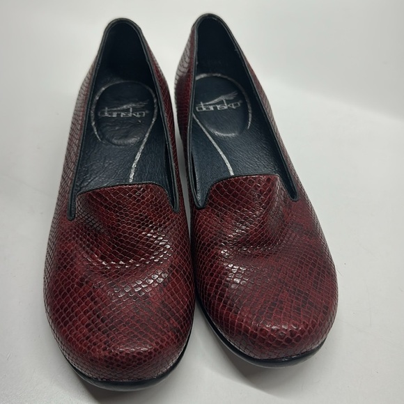 Dansko Olivia Loafer Shoes Slip On Snakeskin Pattern Burgundy Red Size 37 US 7 - Picture 3 of 12